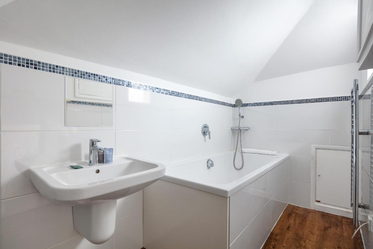 Castle Properties: The Duchess, 3 Bed Family Cottage 温莎 外观 照片